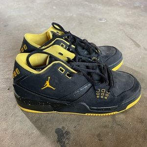 Jordan Flight 23 Retro- Boys size 6Y- Black and yellow
